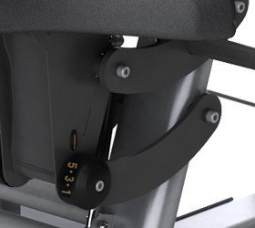 Регулировка сидения с газовой системой возврата Air Shock (только для Versa PLUS)